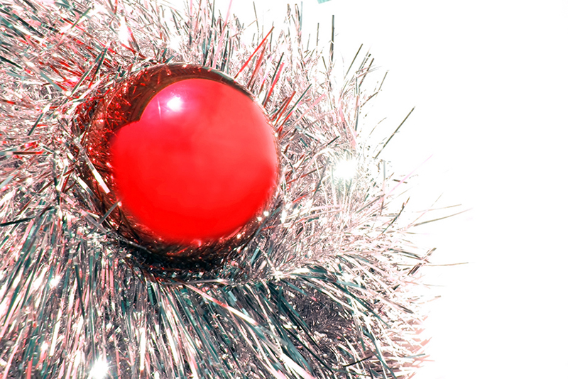 b2bcards corporate christmas eacrd ref:b2b-ecards-baubles-tinsel-red-silver-339.jpg, Baubles,Tinsel, Red,Silver