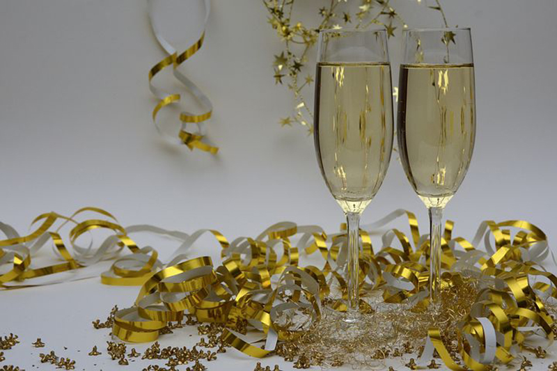 b2bcards corporate christmas eacrd ref:b2b-ecards-champagne-new-year-celebration-gold--glass-1021.jpg, Champagne,New Year,Celebration, Gold,Glass