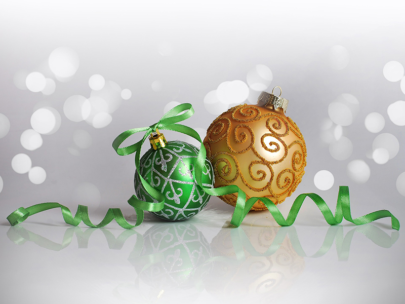 b2bcards corporate christmas eacrd ref:b2bcards-baubles-green-gold-ribbon.jpg, Baubles,Ribbons, Silver,Green,Gold