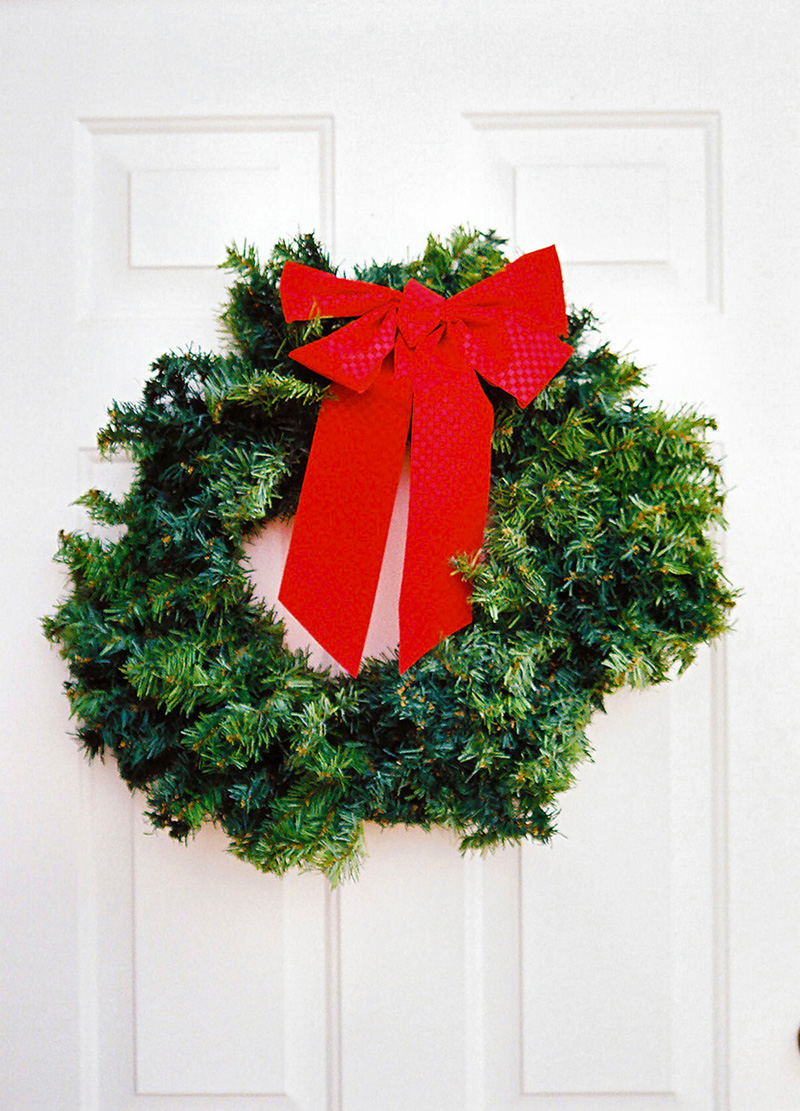 b2bcards corporate christmas eacrd ref:b2b-ecards-wreaths-bows-london-city-green-red-345.jpg, Wreaths,Bows,London,City, Green,Red