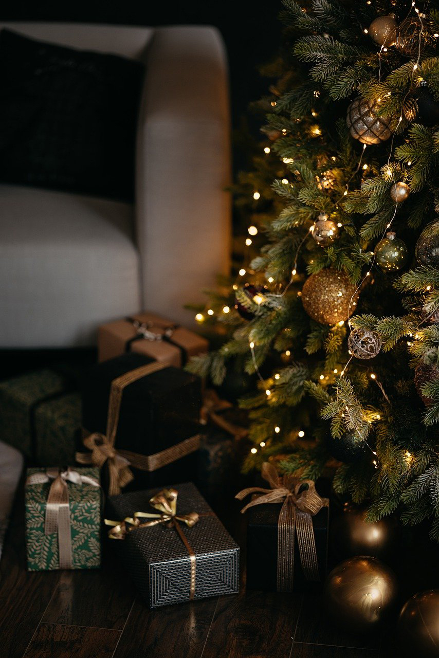 b2bcards corporate christmas eacrd ref:b2b23-xmas26.jpg, Christmas Tree,Gold, Gold,Black